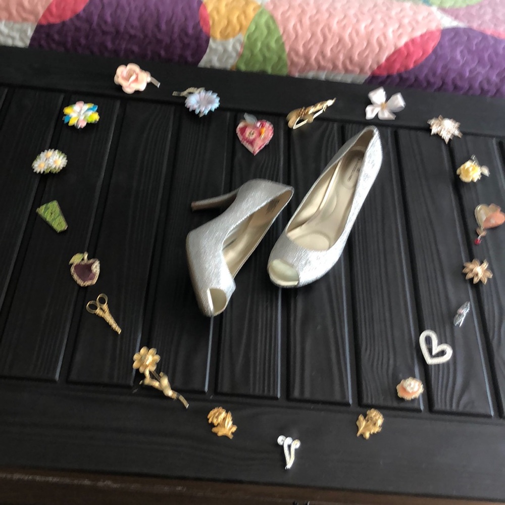 Sparkly Peep-Toed 👠 Heels! 🤗